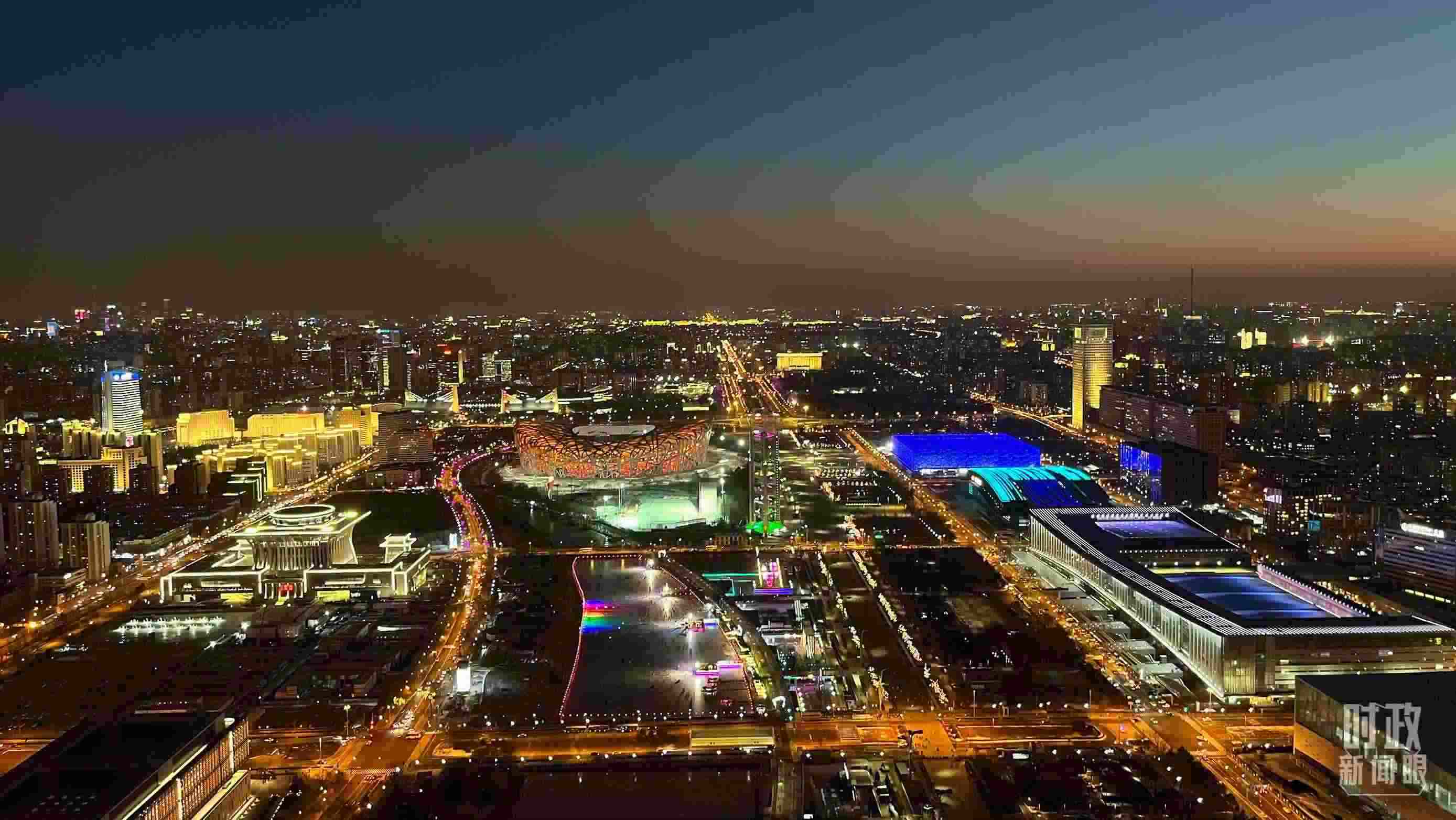 △2023年12月31日，從北京奧林匹克塔俯拍北京城區(qū)。（總臺央視記者金雨秋拍攝）