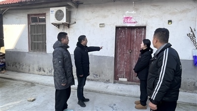  圖②：法官勘察訟爭房產(chǎn)。