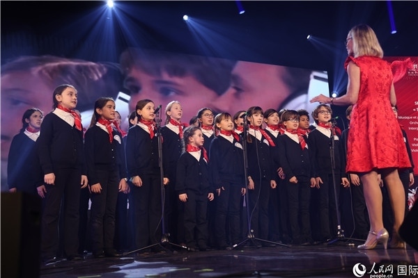 法國寶麗聲童聲合唱團(tuán)演唱《假如我去中國》。人民網(wǎng)記者 尚凱元攝