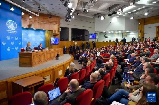 1月18日，在俄羅斯首都莫斯科，俄羅斯外長(zhǎng)拉夫羅夫回答記者提問。新華社發(fā)（亞歷山大攝）