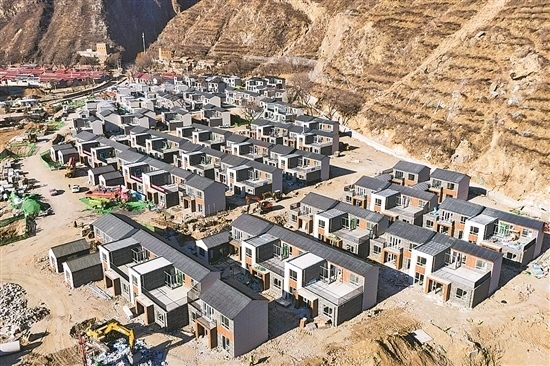 1月16日，門頭溝區(qū)齋堂鎮(zhèn)沿河口村，即將進(jìn)入內(nèi)部裝修環(huán)節(jié)的異地安置項(xiàng)目建設(shè)現(xiàn)場。