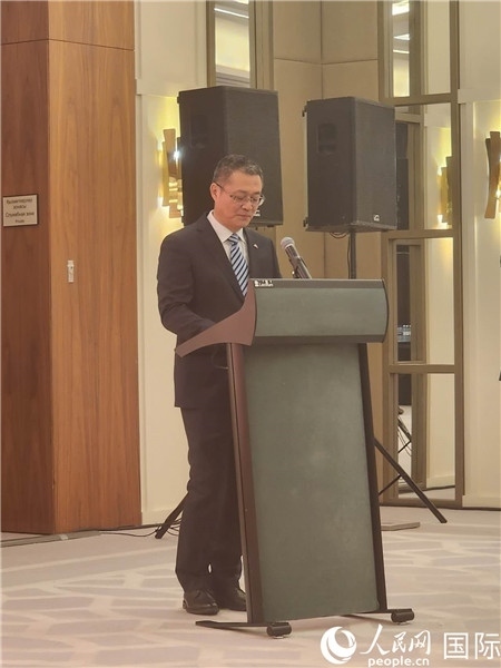 中國駐哈大使館公使銜參贊蘇予致辭。人民網(wǎng)記者 李強攝