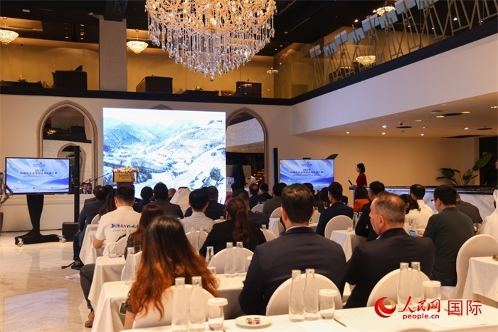 2日，“你好！中國”——2024中國北方冰雪旅游海外推廣季阿聯(lián)酋專場活動在阿聯(lián)酋迪拜舉行。人民網(wǎng)記者任皓宇攝