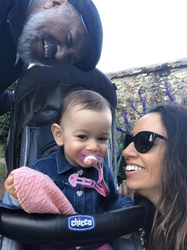 丹尼爾和家人在北京。圖片由受訪者提供