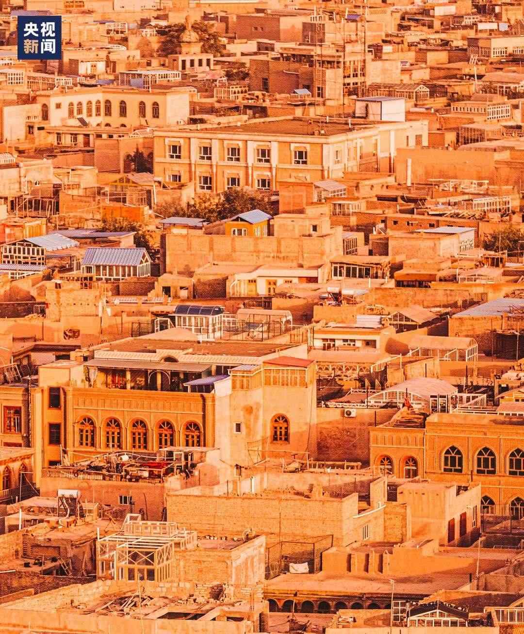 △喀什古城在天山和昆侖山的守護下，留住了千年前的樣子。