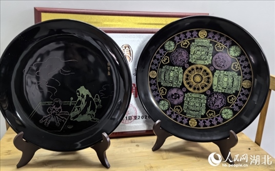 壩漆工藝品。人民網(wǎng)記者 周雯攝