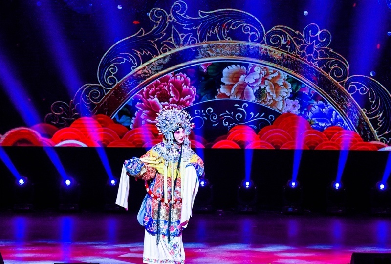 京劇梅派傳人胡文閣帶來(lái)《貴妃醉酒》。趙 靖攝