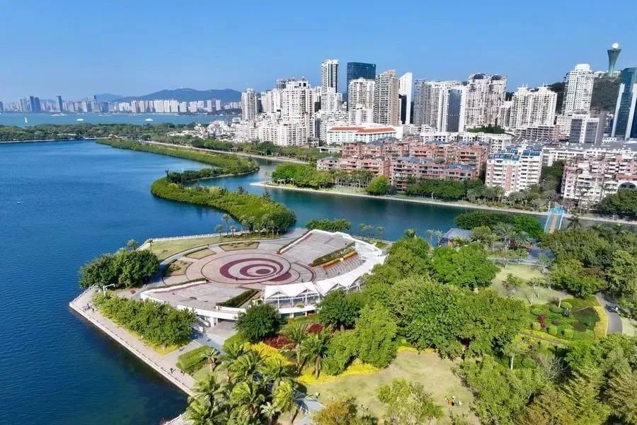 △1月24日，廈門筼筜湖白鷺洲公園及周邊城市景觀。