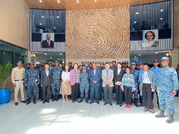 圖為埃塞俄比亞聯(lián)邦警察中文培訓(xùn)班開班儀式現(xiàn)場(chǎng)。亞的斯亞貝巴大學(xué)孔子學(xué)院供圖