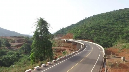 中塞友誼公路。