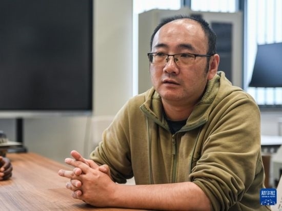 2月15日，在亞的斯亞貝巴的埃塞俄比亞聯(lián)邦職業(yè)技術(shù)培訓(xùn)學(xué)院，魯班工坊中方負(fù)責(zé)人江絳接受新華社采訪(fǎng)。