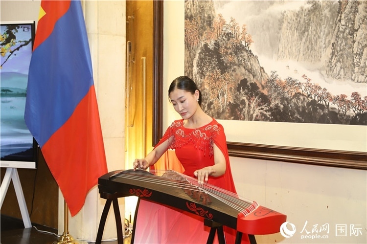 古箏表演。人民網(wǎng)記者 霍文攝