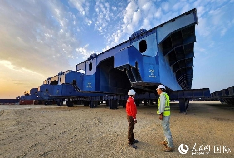 全球最大升船機平臺。人民網(wǎng)記者管克江攝