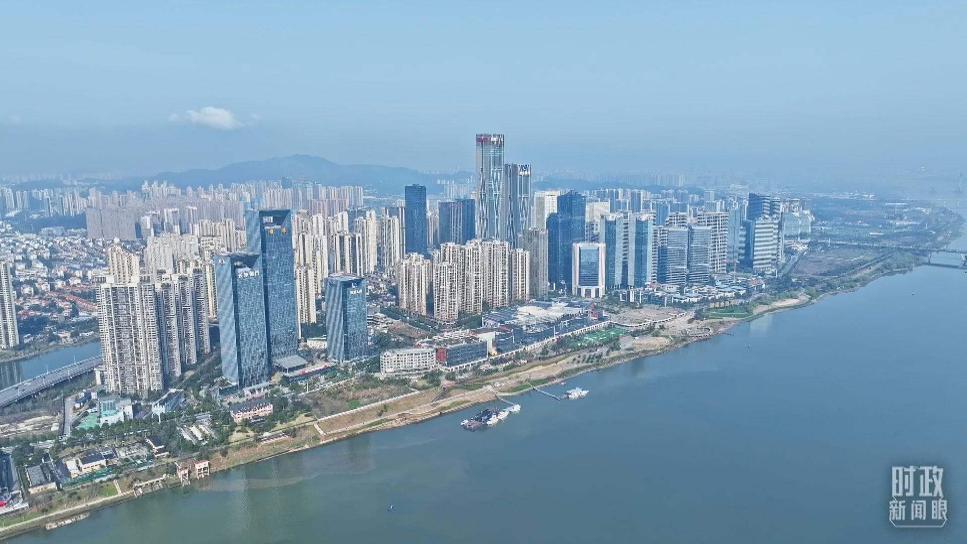 △俯瞰長(zhǎng)沙。（總臺(tái)央視記者范凱拍攝）