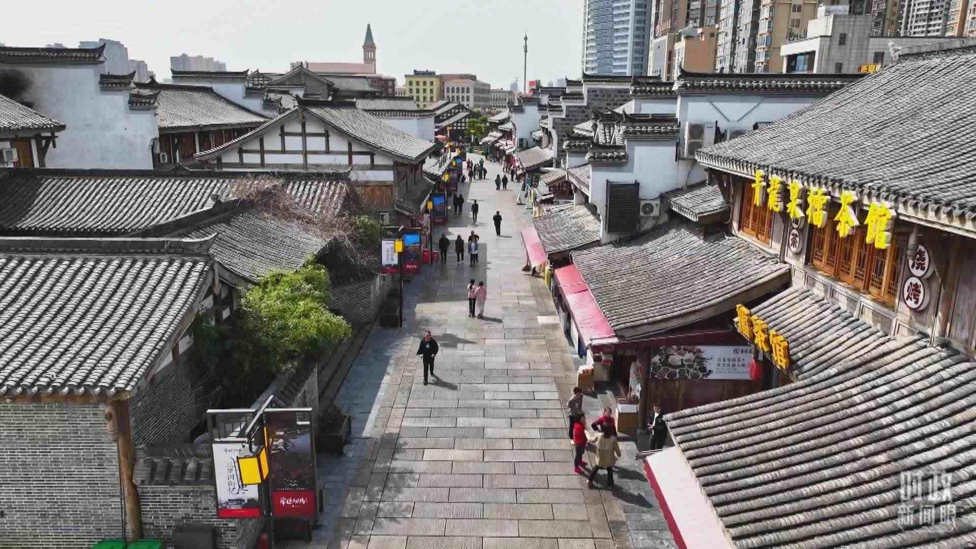 △常德河街。（總臺(tái)記者姚鵬、溫盛強(qiáng)拍攝）