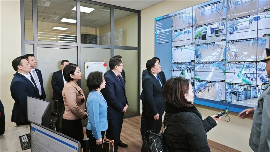 3月24日，中蒙官員考察項目。駐蒙古使館供圖