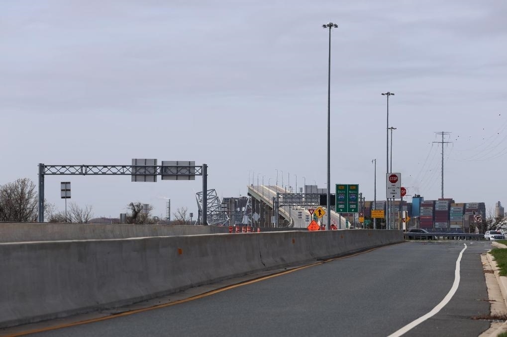 這是3月26日在美國(guó)馬里蘭州巴爾的摩拍攝的坍塌的大橋。新華社記者胡友松攝