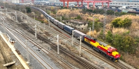 全國鐵路實行新的貨物列車運行圖。國鐵集團供圖