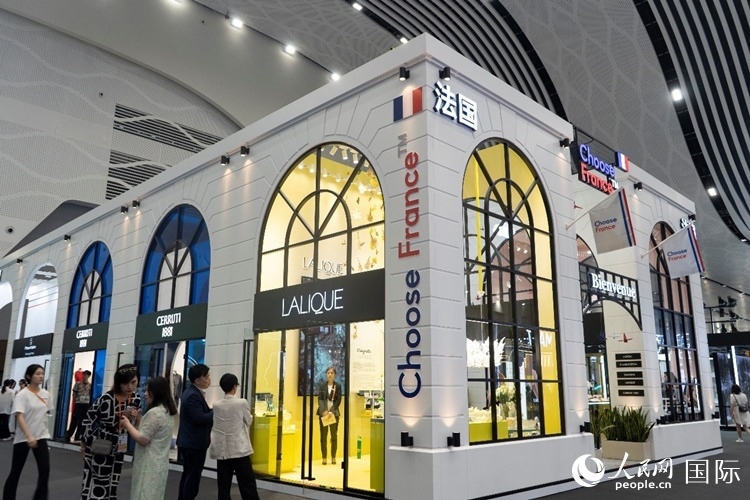 第四屆中國國際消費品博覽會法國國家館。人民網(wǎng) 常沙攝