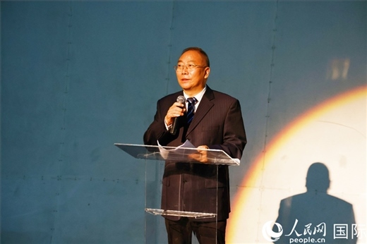 四川省文化和旅游廳副廳長王成平在活動現(xiàn)場進行旅游推介。人民網(wǎng)記者 陳海琪攝