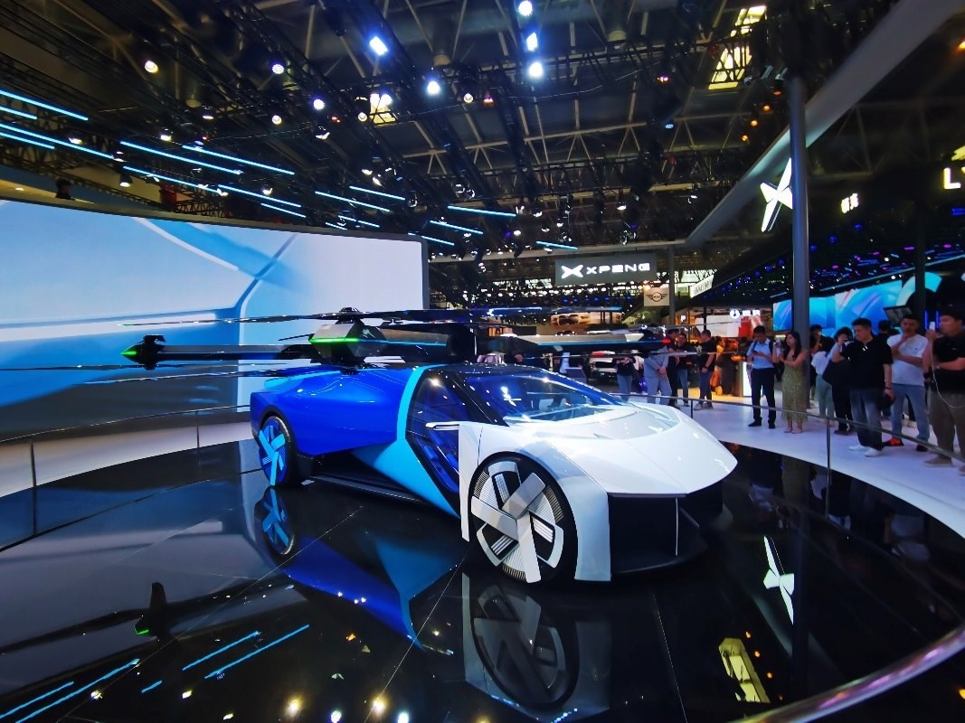 陸空一體式飛行汽車。人民網(wǎng)記者栗翹楚攝