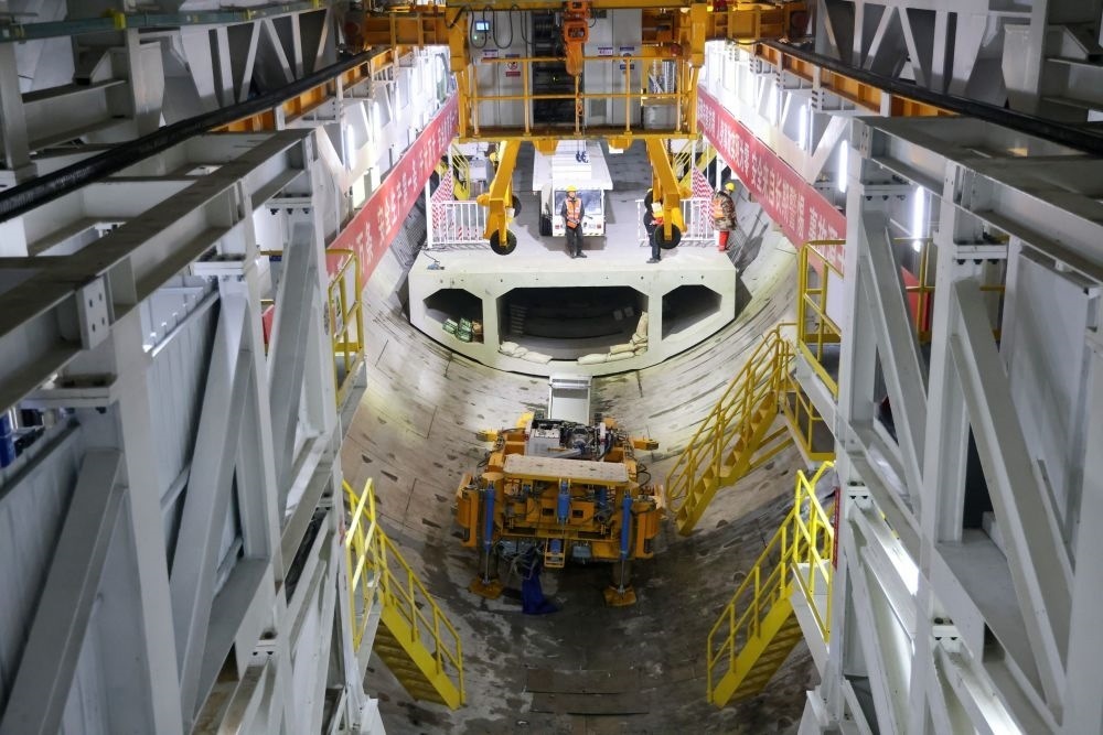 2024年2月16日，中鐵十四局集團的建設者在京唐城際鐵路運潮減河隧道施工。新華社記者 邢廣利 攝