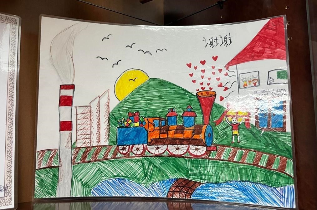 當(dāng)?shù)匦W(xué)生畫筆下的斯梅戴雷沃鋼廠。