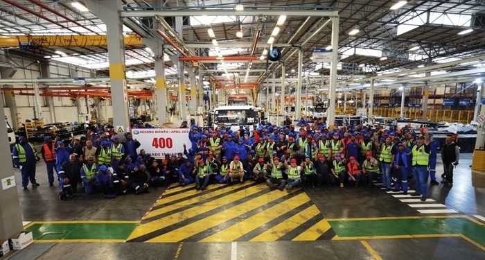 一汽南非庫(kù)哈工廠單月產(chǎn)量破400輛。圖片來(lái)源：一汽解放
