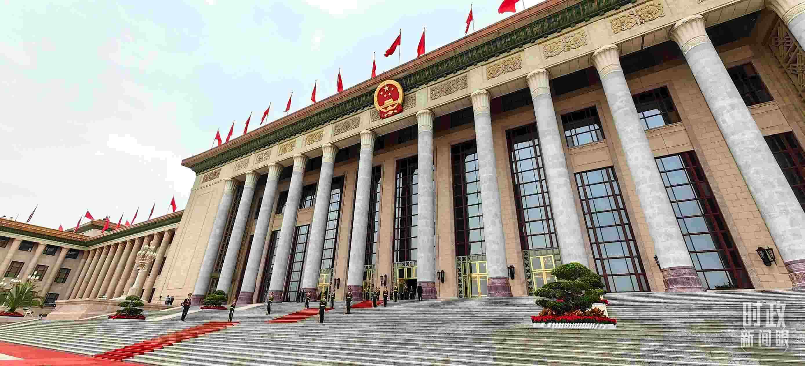 △人民大會堂東門外廣場。（總臺央視記者段德文拍攝）