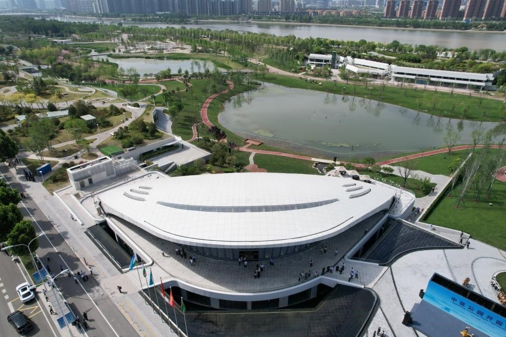 這是位于西安的中亞公園航拍畫面。新華社記者付瑞霞 攝