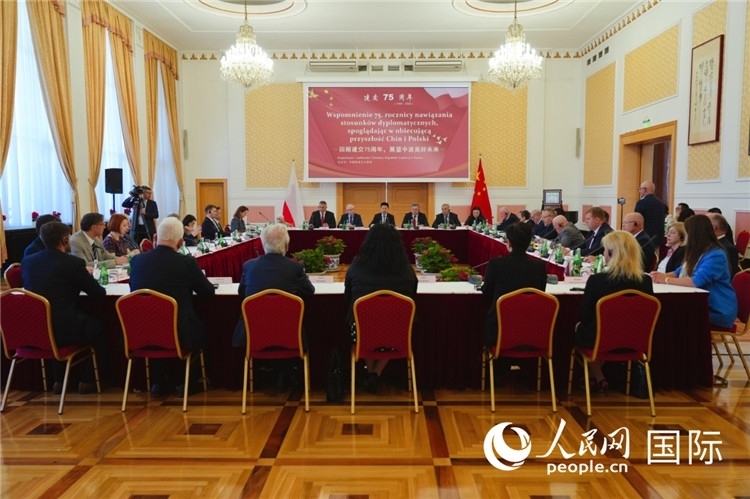 圖為座談會(huì)現(xiàn)場。 人民網(wǎng)記者 李增偉 攝