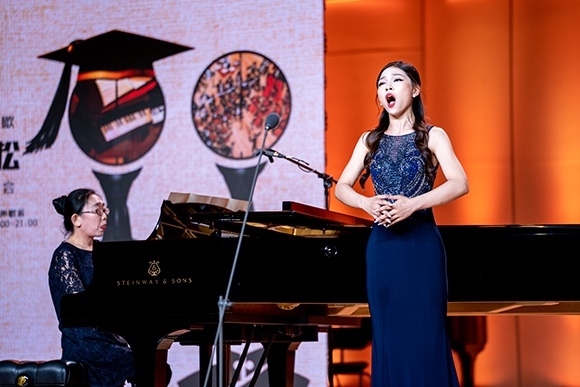 會(huì)議現(xiàn)場(chǎng)。學(xué)校供圖