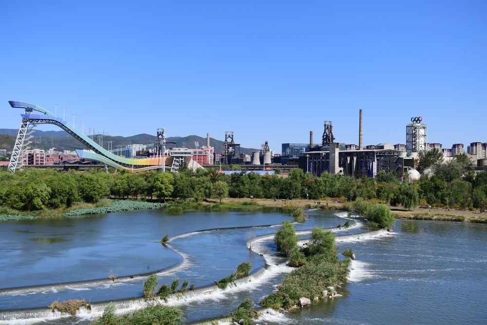 在北京首鋼園附近拍攝的永定河（2022年10月4日攝）。新華社記者 張晨霖 攝