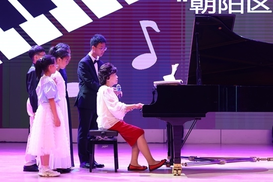 鮑蕙蕎擔(dān)任指導(dǎo)。通過專家的點評