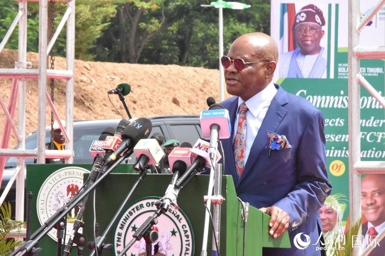 尼日利亞阿布賈首都地區(qū)部部長威克致辭。人民網記者 姜宣攝