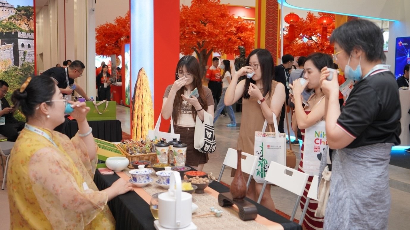 寧夏非遺八寶茶互動(dòng)展示。 吉隆坡中國文化中心供圖