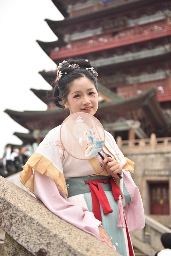 南昌滕王閣“古風(fēng)游”。受訪者供圖