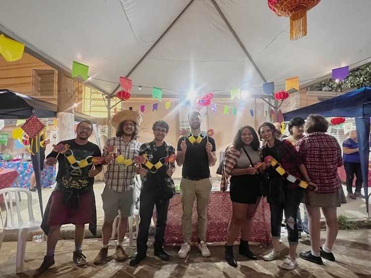 參與者體驗文化碰撞與融合的樂趣。 圣保羅州立大學(xué)孔子學(xué)院供圖