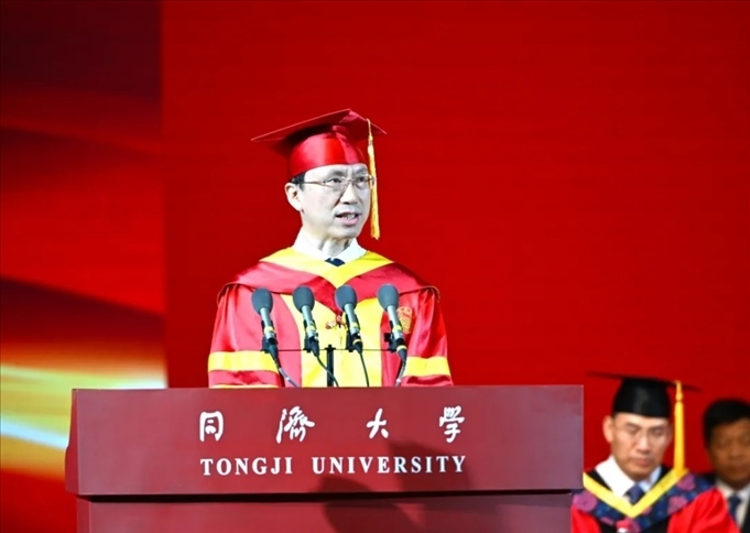 同濟(jì)大學(xué)校長(zhǎng)、中國(guó)工程院院士鄭慶華