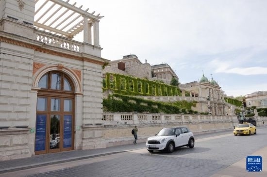 這是7月1日在匈牙利布達(dá)佩斯拍攝的匈牙利作為歐盟輪值主席國(guó)舉辦系列活動(dòng)的場(chǎng)地外景。新華社發(fā)（弗爾季·奧蒂洛攝）