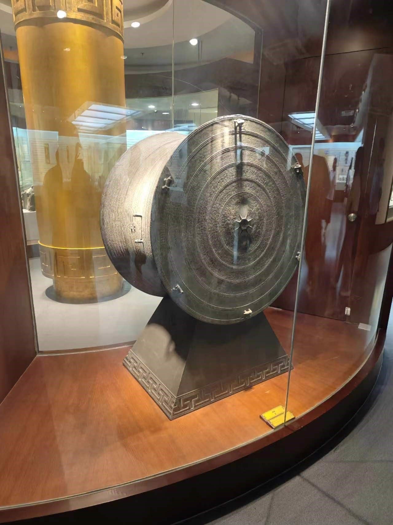 有西南元素的漢代銅鼓。人民網(wǎng)記者 黃鈺攝