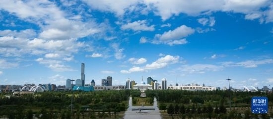 這是7月1日拍攝的哈薩克斯坦首都阿斯塔納的天際線。新華社記者 王建華 攝