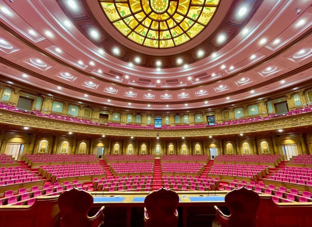 這是在杜尚別拍攝的塔吉克斯坦議會大樓內(nèi)景。