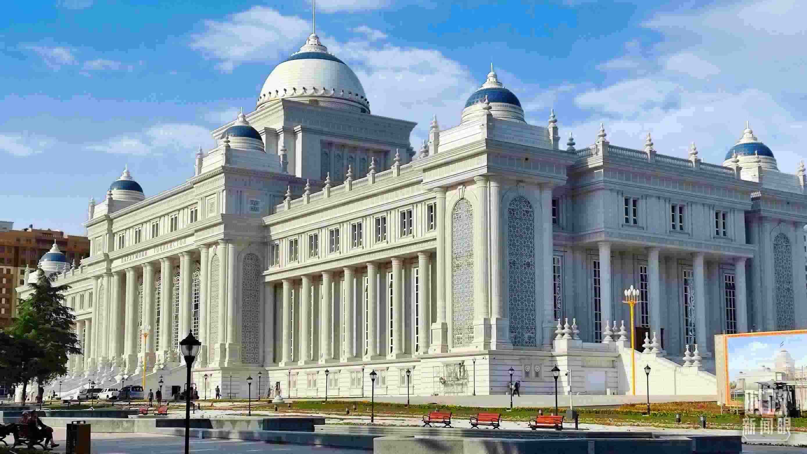 △中方援建塔議會大樓。（總臺記者員志軍拍攝）