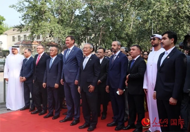 上合組織秘書長及成員國駐華使節(jié)參加活動。人民網(wǎng) 俄布拉依·對山攝