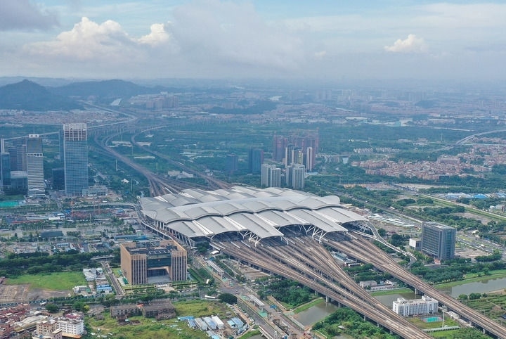 這是2024年6月23日拍攝的廣州南站（無人機照片）。新華社記者 劉大偉 攝