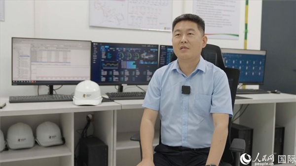 哈薩克斯坦能源投資公司副總經(jīng)理、總工程師張亮在接受人民網(wǎng)記者采訪。 人民網(wǎng)記者 葛泰佚攝