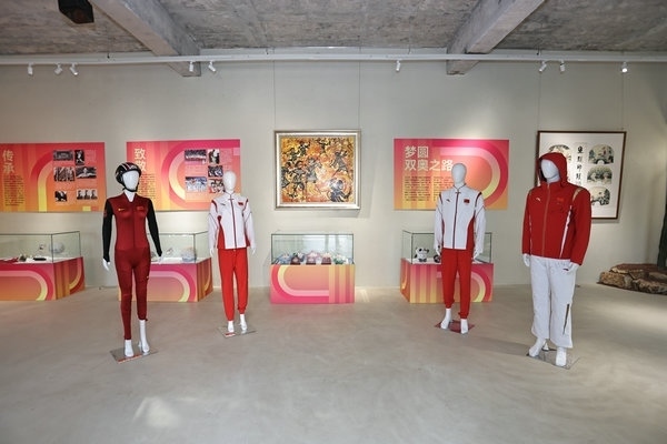 “揚(yáng)帆起航 為巴黎喝彩”中國體育文化展展廳。 主辦方供圖