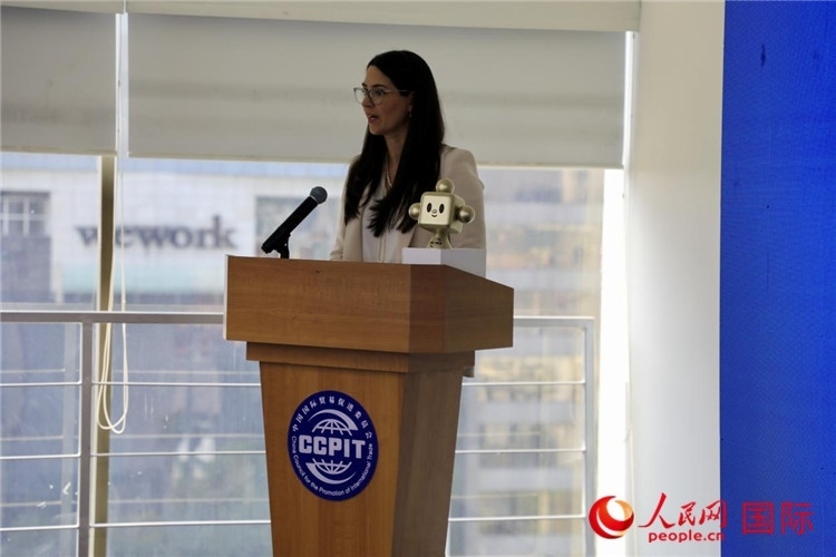 墨西哥外貿(mào)、投資和技術(shù)委員會總經(jīng)理蘇珊娜·杜克發(fā)表講話。人民網(wǎng) 埃內(nèi)斯托·多明戈斯攝