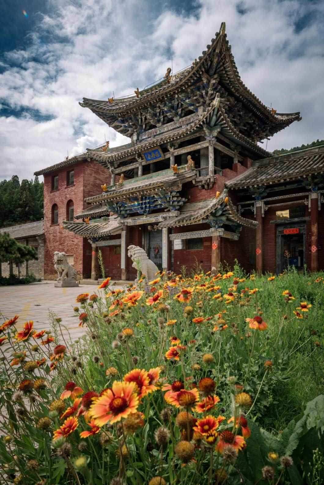 全國重點文物保護(hù)單位定林寺。蘇唐詩攝